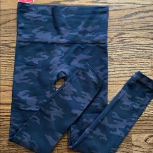 Black camo spanx leggings!